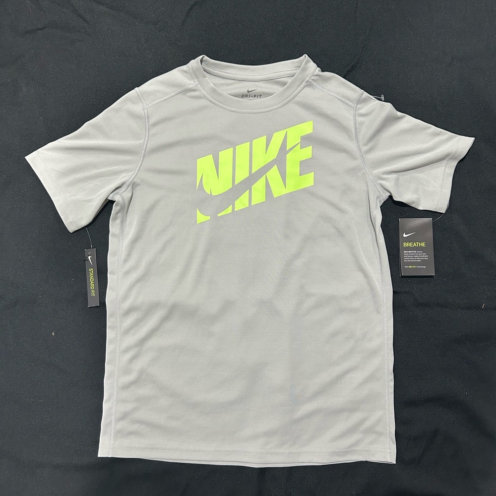 Nike Boy’s Gray Dri-FIT Technology Shirt
Size XL 
New with Tags